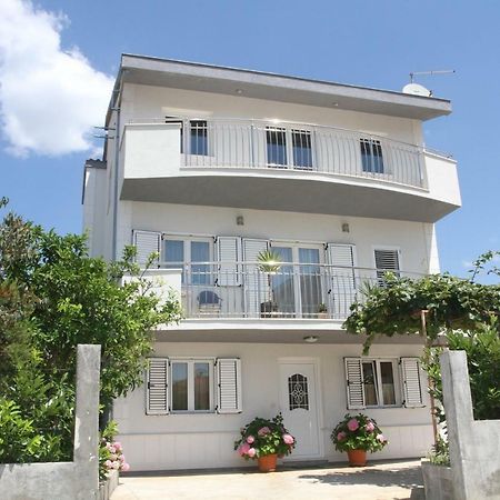 טרוגיר Apartman Karic מראה חיצוני תמונה