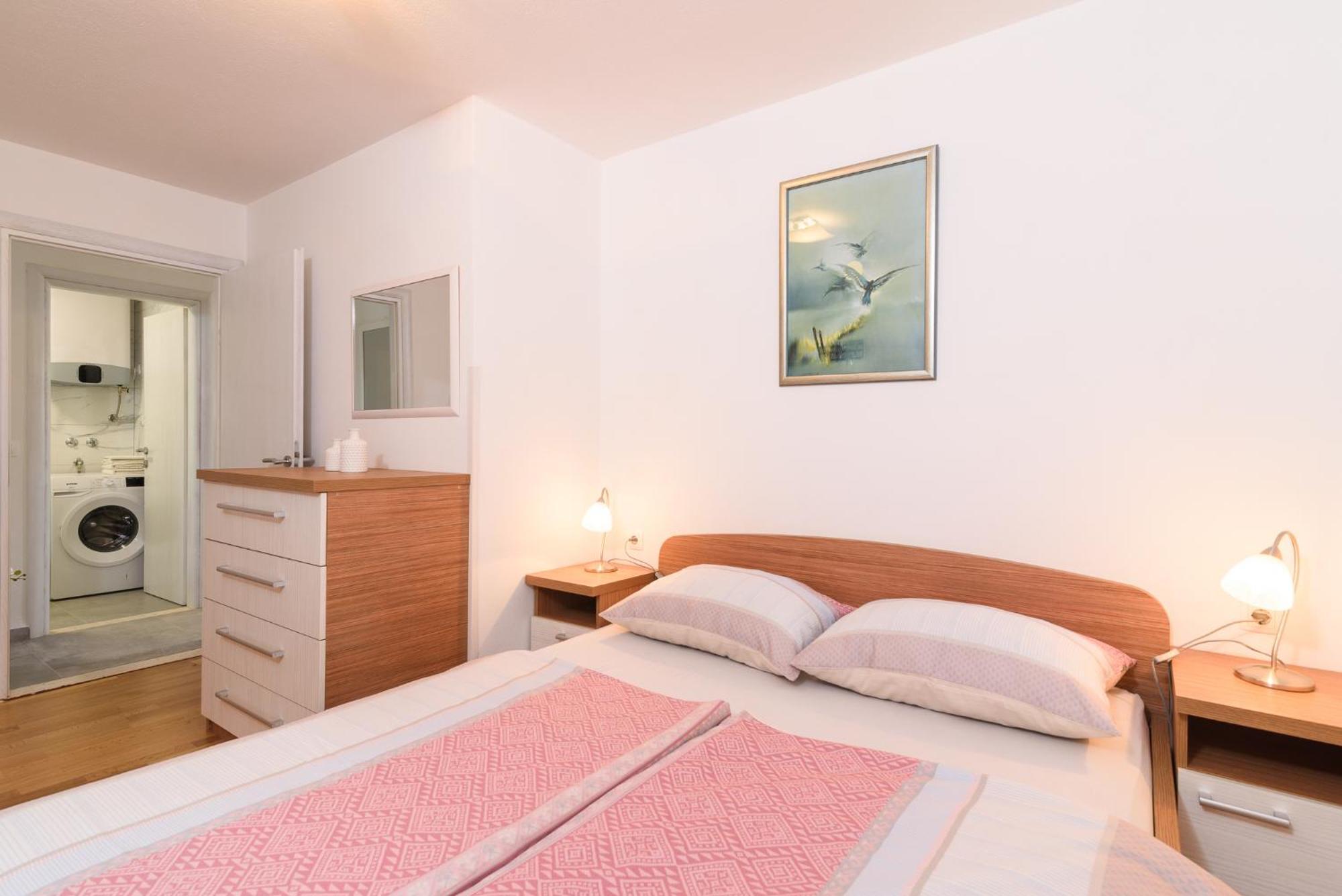טרוגיר Apartman Karic מראה חיצוני תמונה